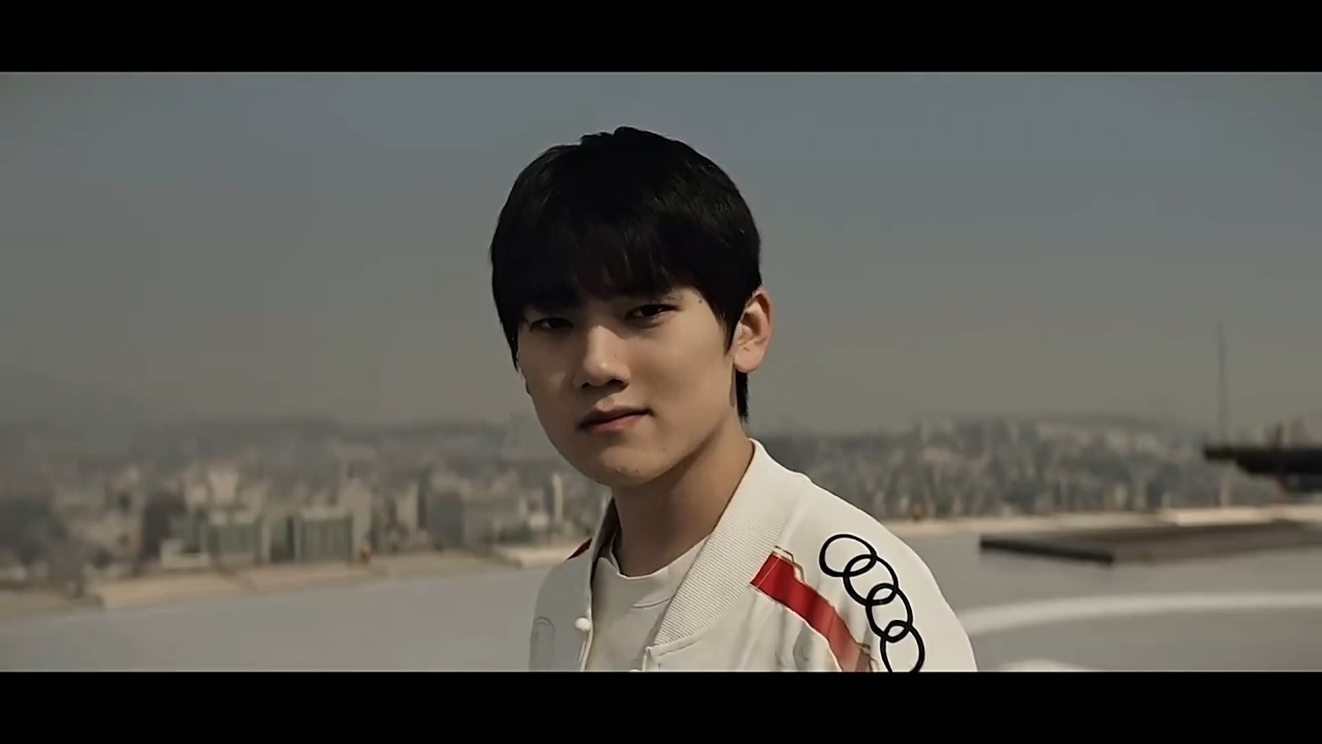 JackeyLove迎来五赛季高光表现，巴黎圣日耳曼球迷沸腾！的简单介绍